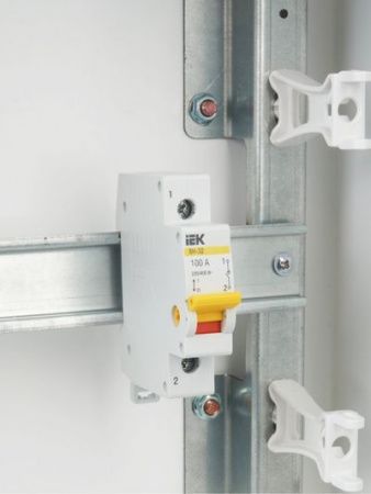 Выкл. нагрузки 1П 100А  IEK  ВН-32